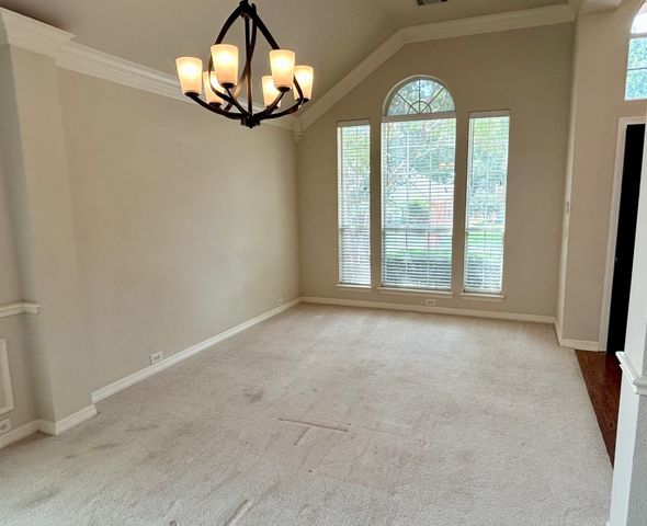 409 Crestview Point Drive, Lewisville, TX 75067