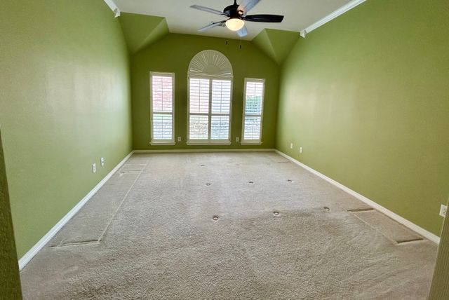 409 Crestview Point Drive, Lewisville, TX 75067
