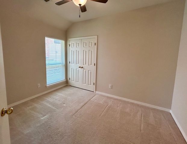 409 Crestview Point Drive, Lewisville, TX 75067