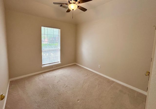 409 Crestview Point Drive, Lewisville, TX 75067