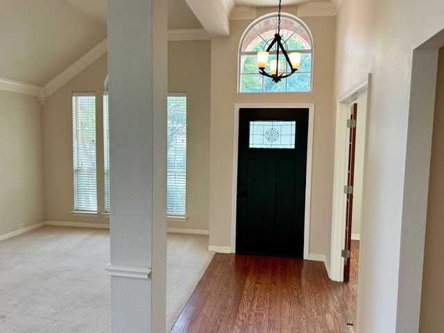 409 Crestview Point Drive, Lewisville, TX 75067