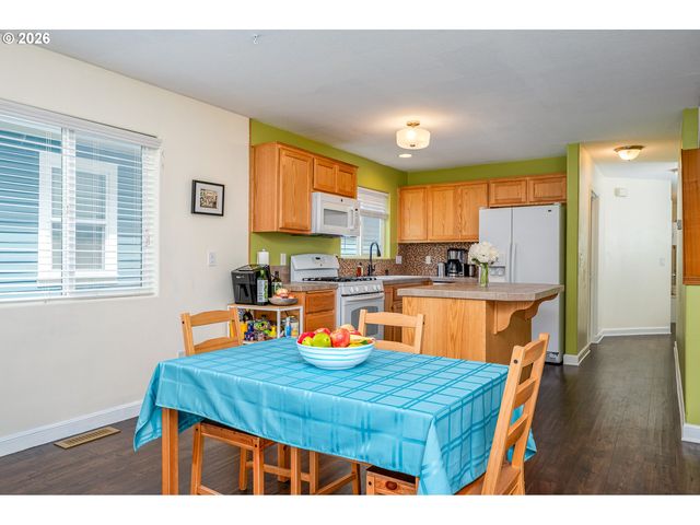 8211 Se 45TH Ave, Portland, OR 97206