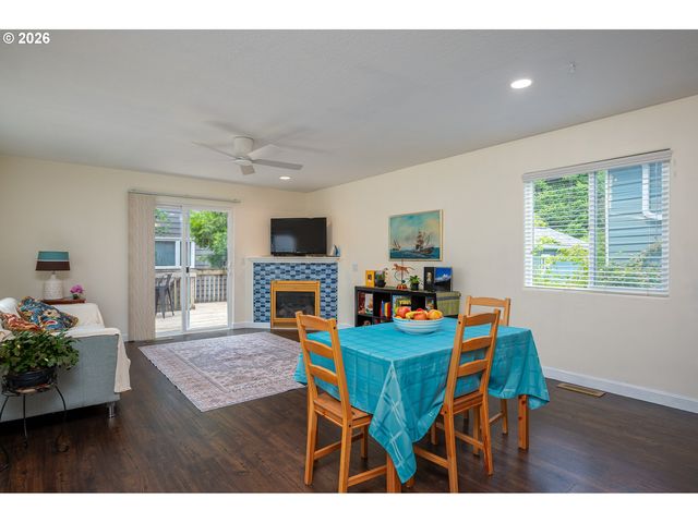 8211 Se 45TH Ave, Portland, OR 97206