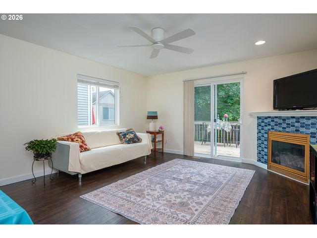 8211 Se 45TH Ave, Portland, OR 97206
