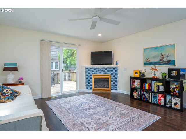8211 Se 45TH Ave, Portland, OR 97206