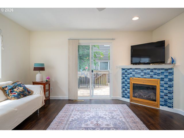 8211 Se 45TH Ave, Portland, OR 97206