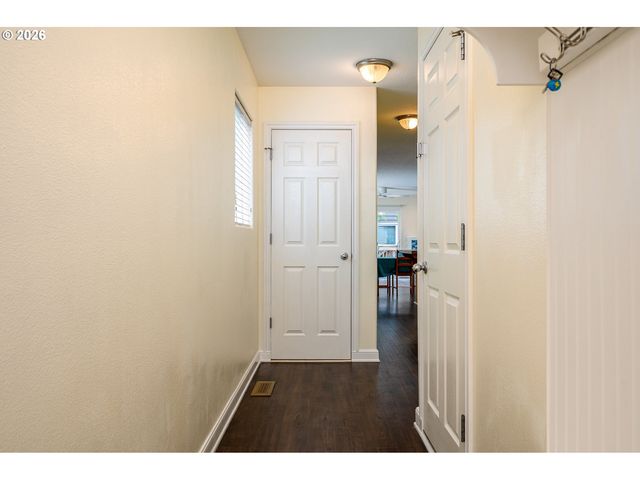 8211 Se 45TH Ave, Portland, OR 97206