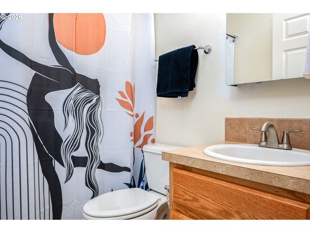8211 Se 45TH Ave, Portland, OR 97206