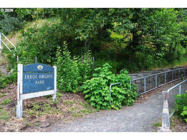 8211 Se 45TH Ave, Portland, OR 97206