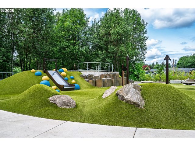 8211 Se 45TH Ave, Portland, OR 97206