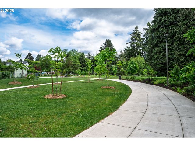 8211 Se 45TH Ave, Portland, OR 97206