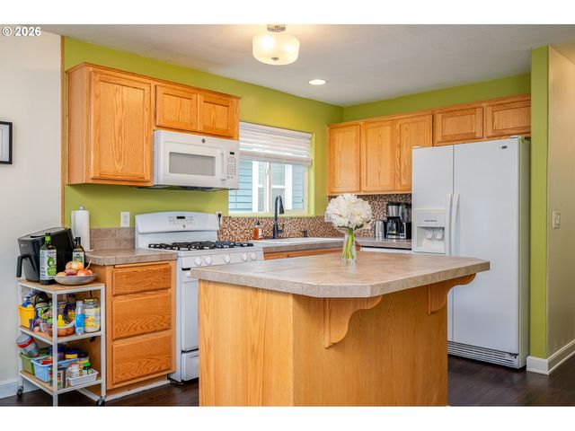 8211 Se 45TH Ave, Portland, OR 97206