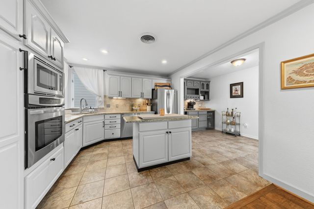 4927 W Hanover Avenue, Dallas, TX 75209