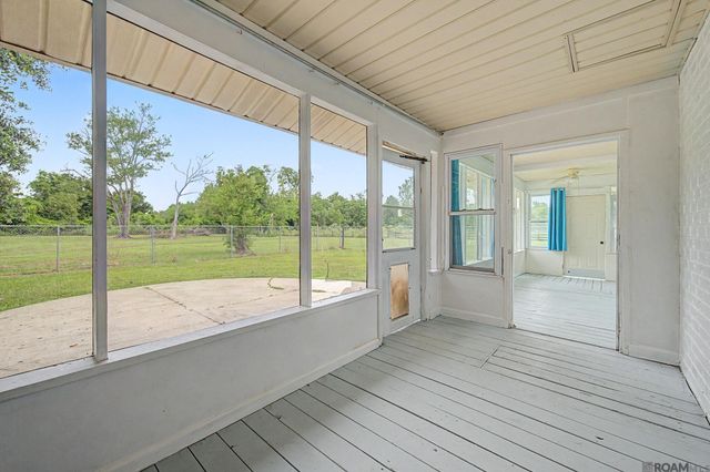 1420 Bayou Paul Ln, St Gabriel, LA 70776