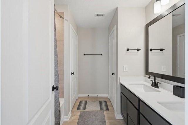 15334 Silver Breeze Lane, Houston, TX 77044