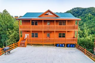 3328 Smoky Ridge Way, Sevierville, TN 37862