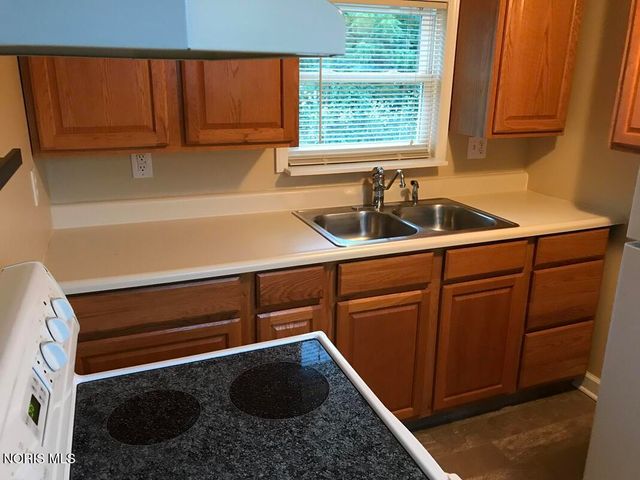 510 E Lehr Avenue, Ada, OH 45810