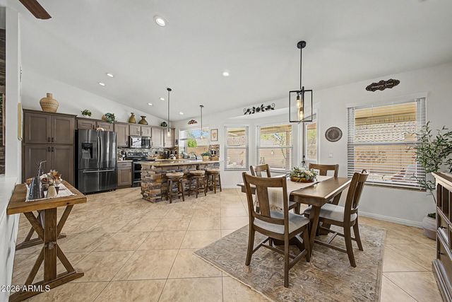 9117 W TONTO Lane, Peoria, AZ 85382