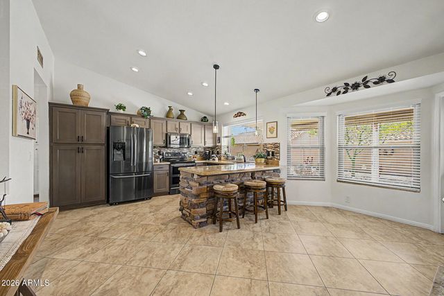 9117 W TONTO Lane, Peoria, AZ 85382