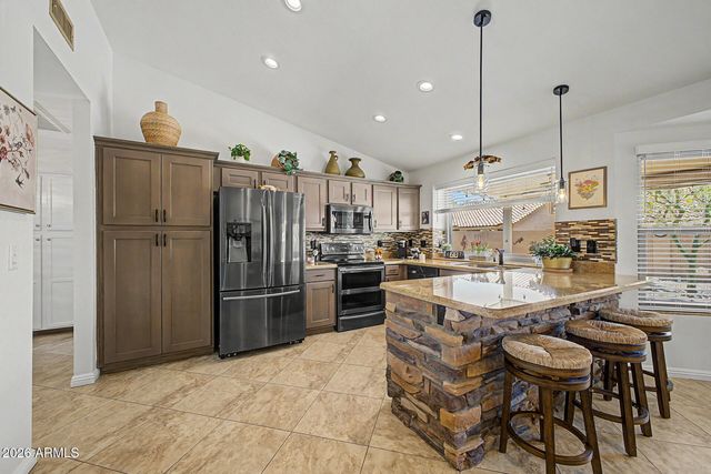 9117 W TONTO Lane, Peoria, AZ 85382