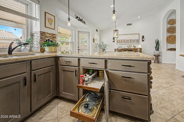 9117 W TONTO Lane, Peoria, AZ 85382