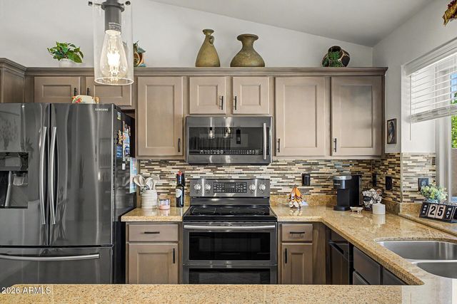 9117 W TONTO Lane, Peoria, AZ 85382