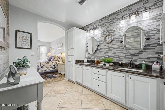 9117 W TONTO Lane, Peoria, AZ 85382