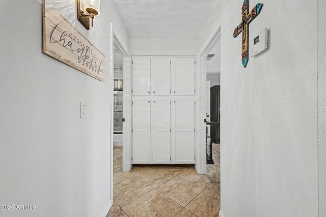 9117 W TONTO Lane, Peoria, AZ 85382