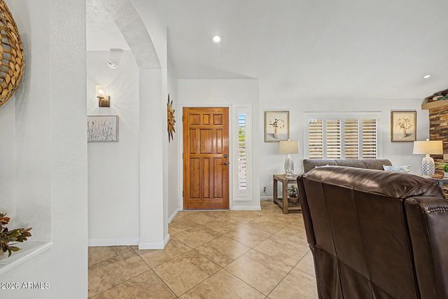 9117 W TONTO Lane, Peoria, AZ 85382