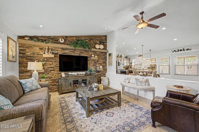 9117 W TONTO Lane, Peoria, AZ 85382