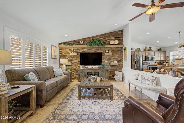 9117 W TONTO Lane, Peoria, AZ 85382