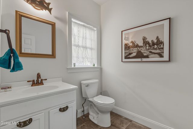 15 Thoroughbred Drive, Saratoga Springs, NY 12866