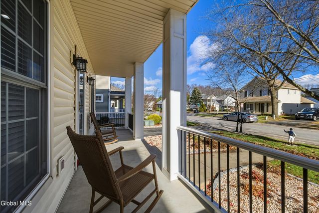 15 Thoroughbred Drive, Saratoga Springs, NY 12866