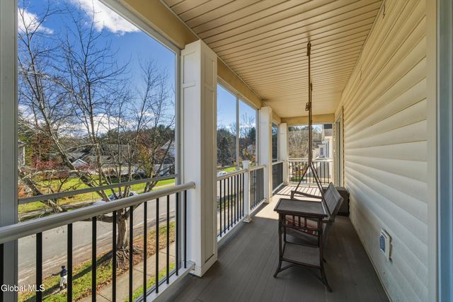 15 Thoroughbred Drive, Saratoga Springs, NY 12866