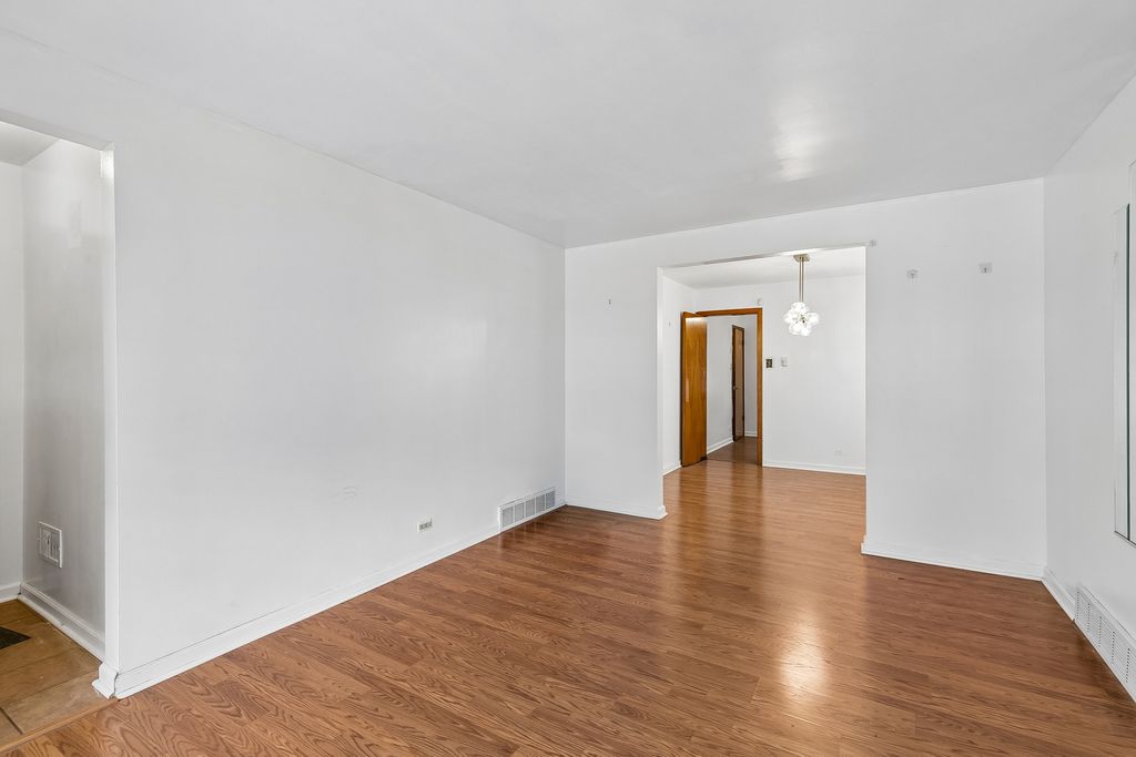 12613 S Throop Street, Calumet Park, IL 60827 — photo 4