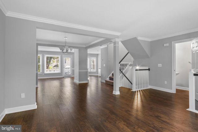 7439 HEATHERFIELD LN, Alexandria, VA 22315