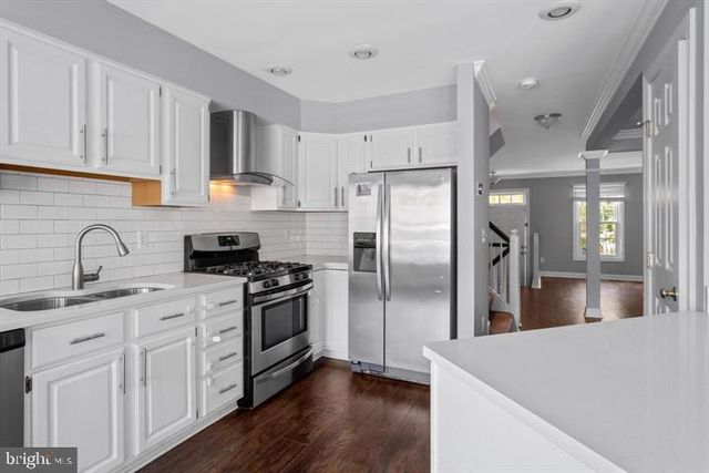 7439 HEATHERFIELD LN, Alexandria, VA 22315