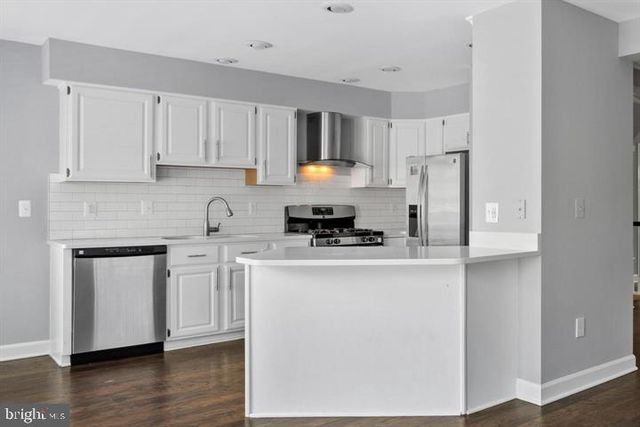 7439 HEATHERFIELD LN, Alexandria, VA 22315