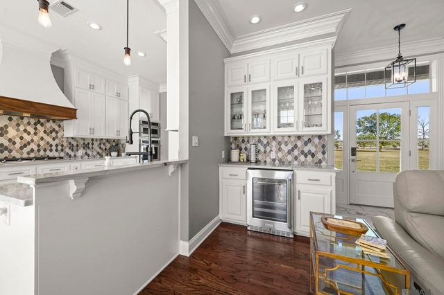 42321 La Hwy 30, Gonzales, LA 70737