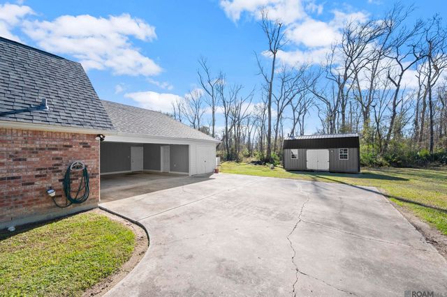 42321 La Hwy 30, Gonzales, LA 70737