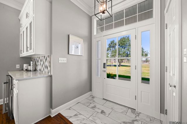 42321 La Hwy 30, Gonzales, LA 70737