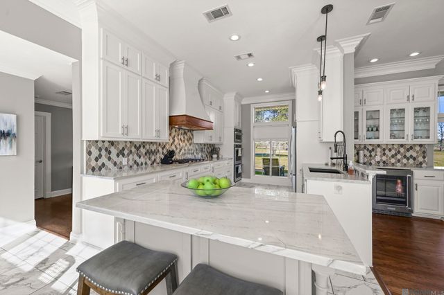 42321 La Hwy 30, Gonzales, LA 70737