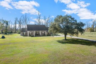 42321 La Hwy 30, Gonzales, LA 70737