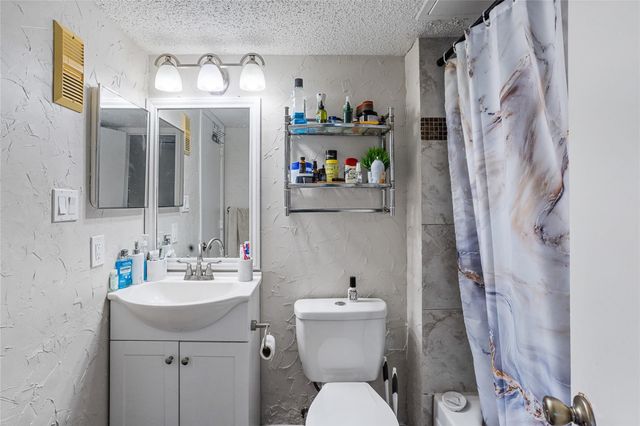 2314 Bamboo Drive I203, Arlington, TX 76006