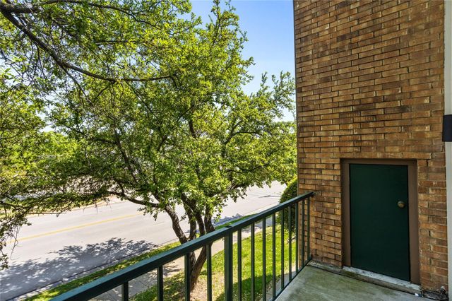 2314 Bamboo Drive I203, Arlington, TX 76006