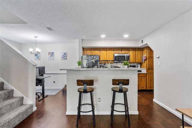 2314 Bamboo Drive I203, Arlington, TX 76006