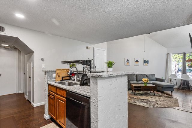 2314 Bamboo Drive I203, Arlington, TX 76006