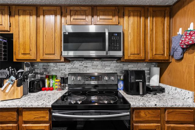 2314 Bamboo Drive I203, Arlington, TX 76006