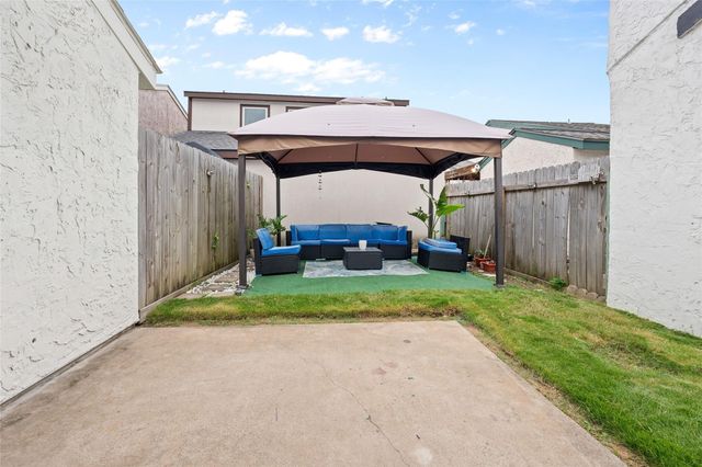 10327 Gladewood Drive, Houston, TX 77041