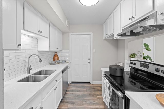 10327 Gladewood Drive, Houston, TX 77041